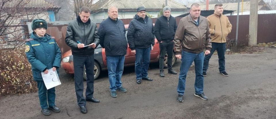 Сегодня, 26 ноября 2025 года, по поручению Главы Республики Дениса Пушилина, провел встречу с жителями по адресу: ул. Азовстальская, 12