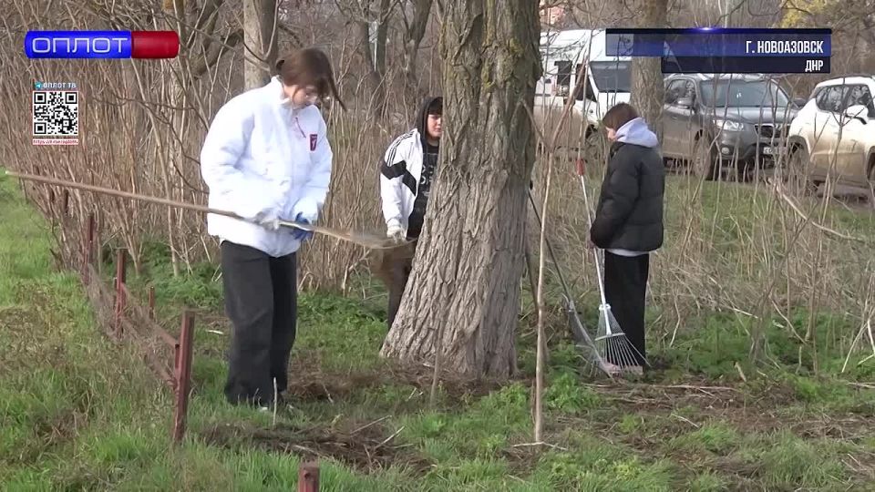 В Новоазовске очистили источник с питьевой водой