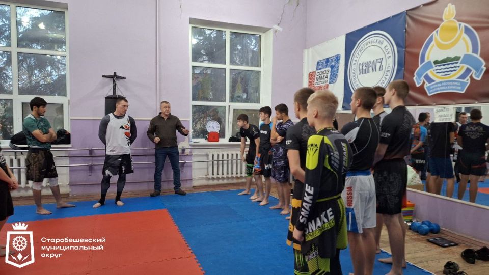 Депутат Старобешевского муниципального совета ДНР Партии «ЕДИНАЯ РОССИЯ» Александр Шевлюгин провел встречу с членами спортивно-патриотического клуба «СВАРОГЪ»