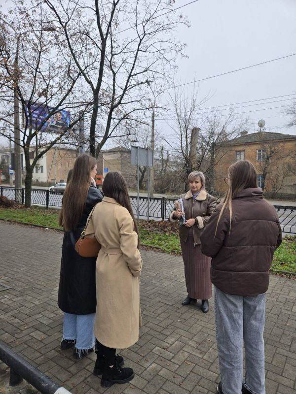 По поручению Главы ДНР Дениса Пушилина в Ворошиловском внутригородском районе продолжаются встречи с населением