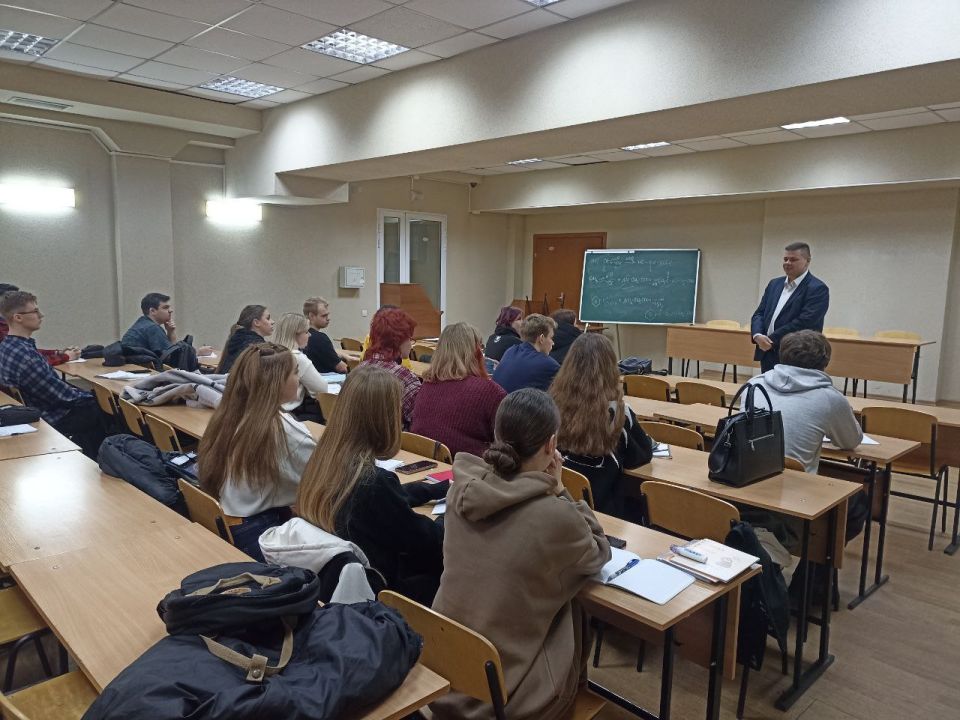 По поручению Главы ДНР Дениса Пушилина в Ворошиловском внутригородском районе продолжаются встречи с населением