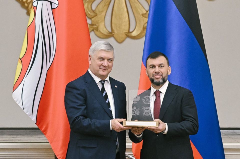 Гурген Малхасян: Вместе с Главой ДНР Денисом Пушилиным принял участие в заседании Совета Содружества «Донбасс», проходившем под председательством Губернатора Воронежской области Александра Гусева в гостеприимном Воронеже