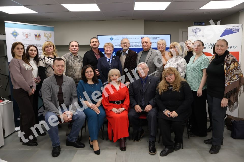 В Центральной городской библиотеке в рамках проекта «Донбасс: точка сборки» состоялась творческая программа «Слово России»