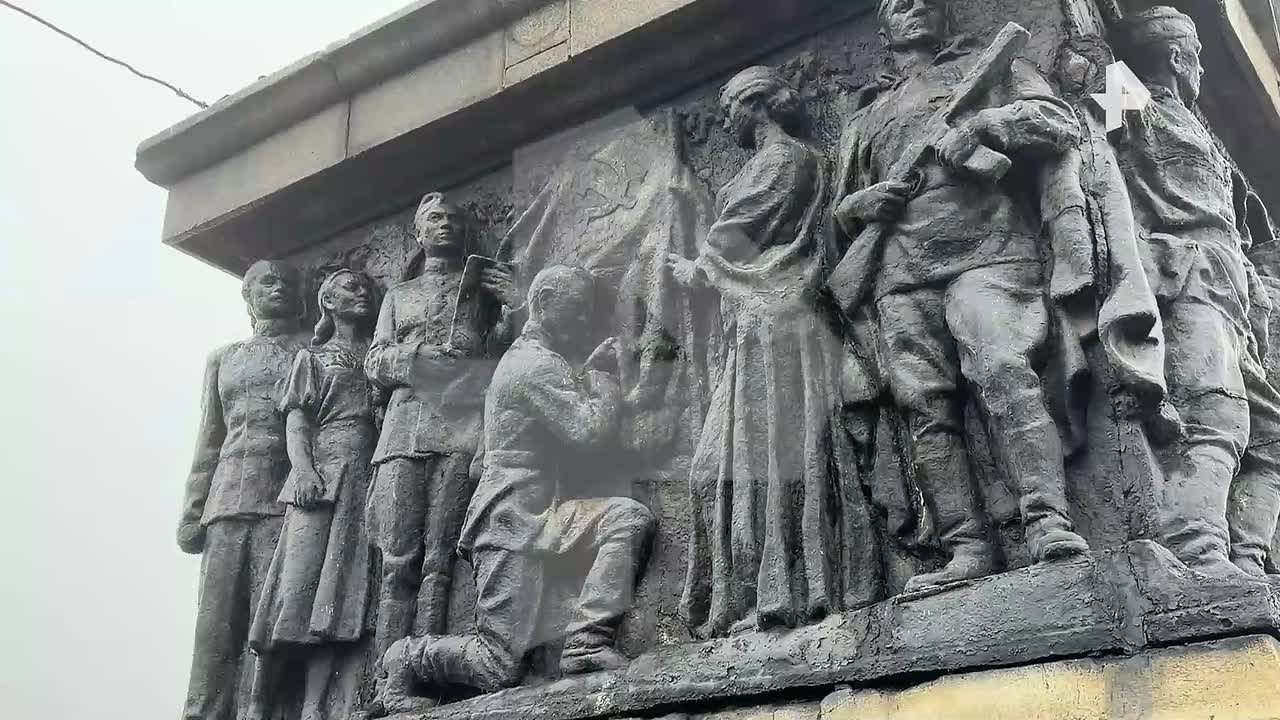 Главный мост Донецка через реку Кальмиус продолжают реконструировать