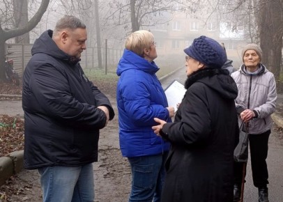 Иван Адамец: В Куйбышевском районе прошла встреча с жителями дома на проспекте Кремлёвском, 11