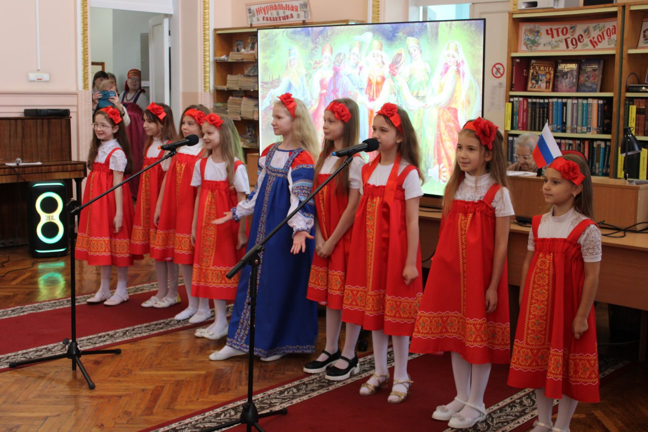 Сказочный мир русского костюма в детской библиотеке