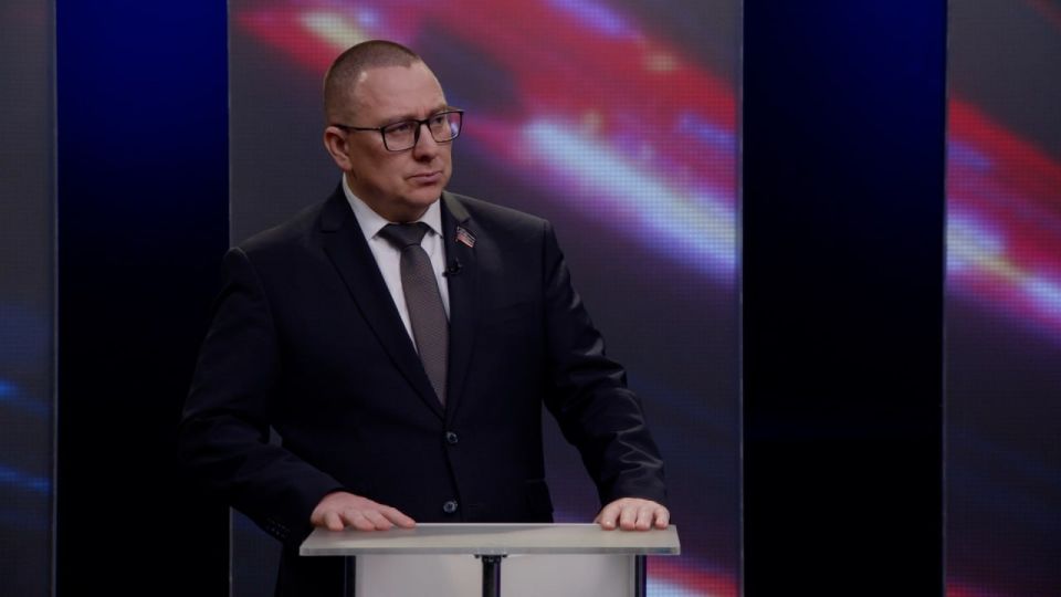 Андрей Крамар: Очень плотная, под завязку наполненная рабочими мероприятиями, встречами и совещаниями пятница выдалась нынче