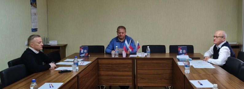 РАБОТА КОМИТЕТОВ. Под председательством Михаила Рыбакова в Донецком городском совете состоялось заседание постоянного комитета по вопросам местного самоуправления, регламента, кадров и депутатской этики