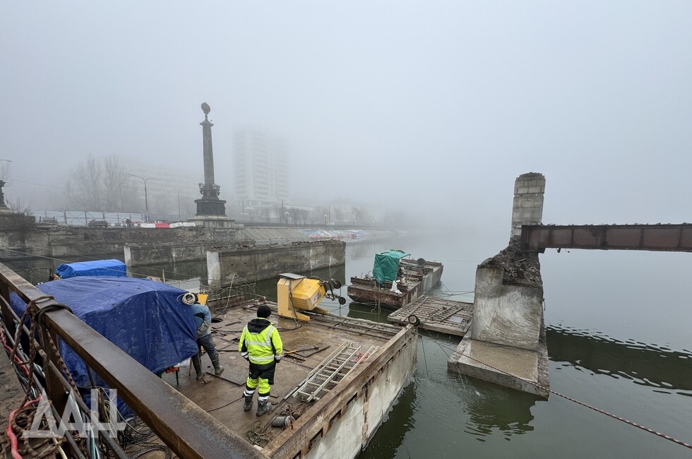 ФОТО: В Донецке стартовал второй этап реконструкции главного моста