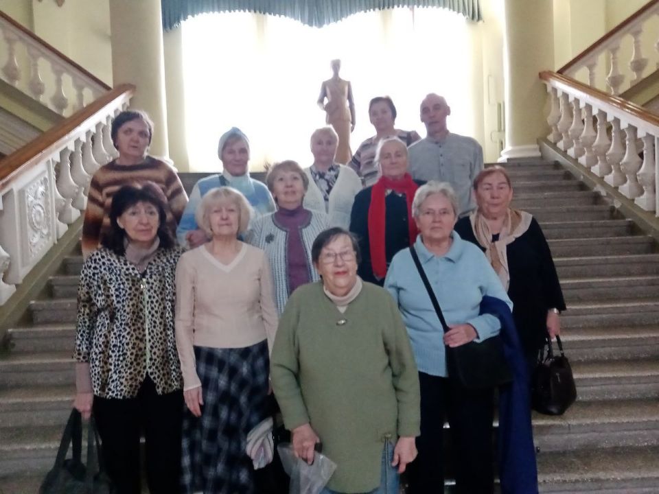 Валентин Левченко: В «Центре социального обслуживания населения Киевского района города Донецка» было организовано выездное мероприятие в Донецкую республиканскую универсальную научную библиотеку имени Н.К.Крупской, где...