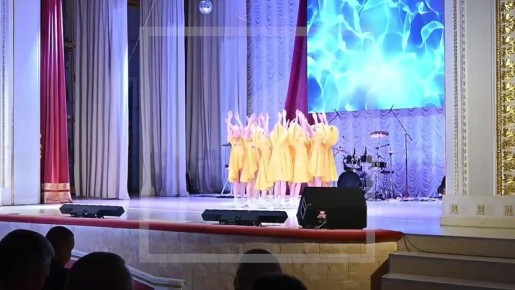 В ДНР росгвардейцы поздравили женщин с Днём матери