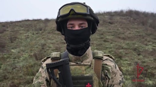 «Крепкого здоровья и мирного неба»: росгвардейцы ДНР поздравили женщин с Днем матери