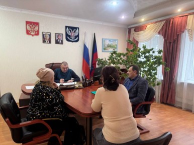 Сегодня, 1 декабря 2025 года, в Управе Кировского внутригородского района Администрации городского округа Донецк ДНР провел личный прием граждан