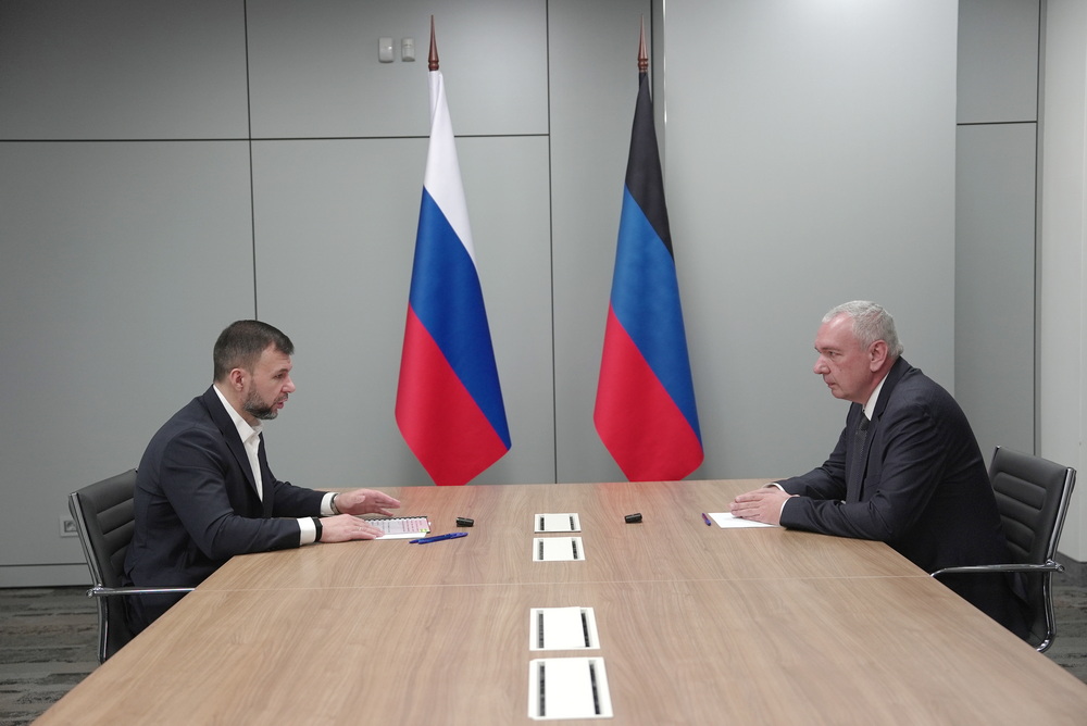 Денис Пушилин поставил задачи новому министру цифрового развития Дмитрию Ухову