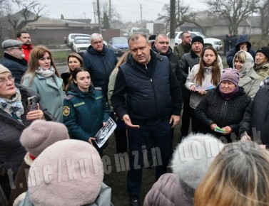 Алексей Кулемзин встретился с жителями микрорайона Шахты №19 Кировского района