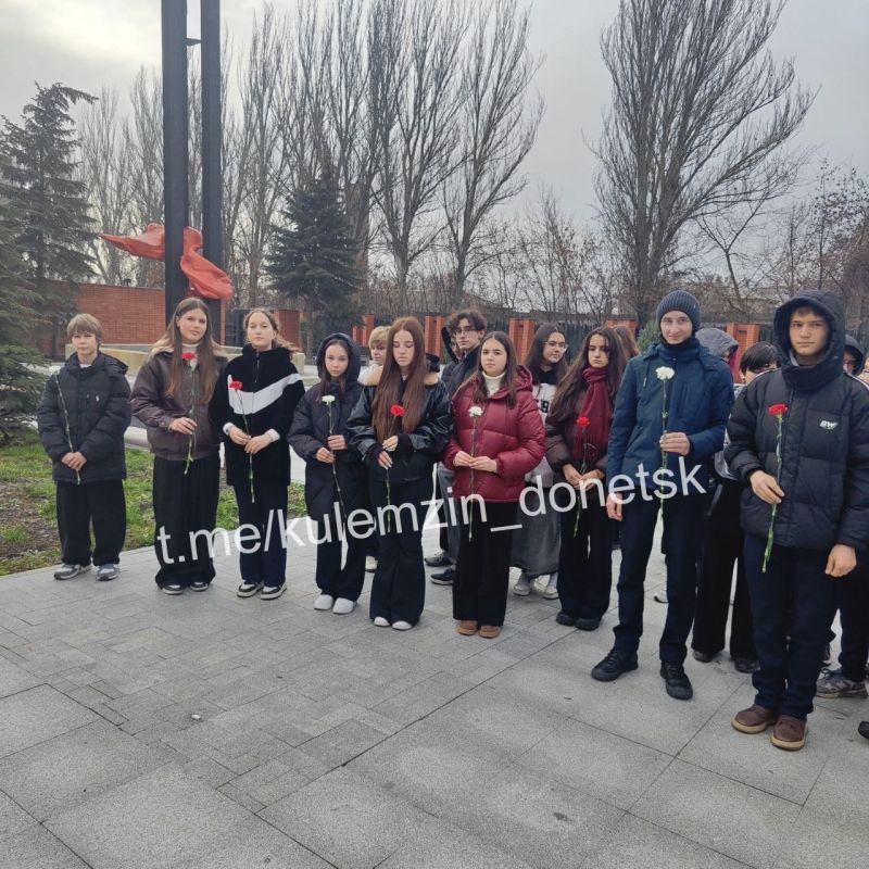 Алексей Кулемзин: Сегодня в Донецке почтили память неизвестного солдата