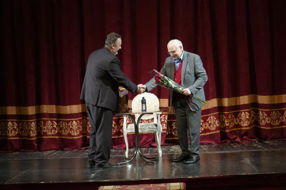 ������������� ������� ��������� ����� � �������� �������� ������ �������� ���������