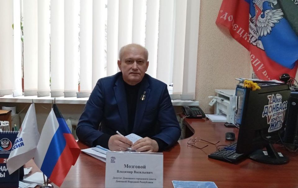  : , 4 ,                     ...