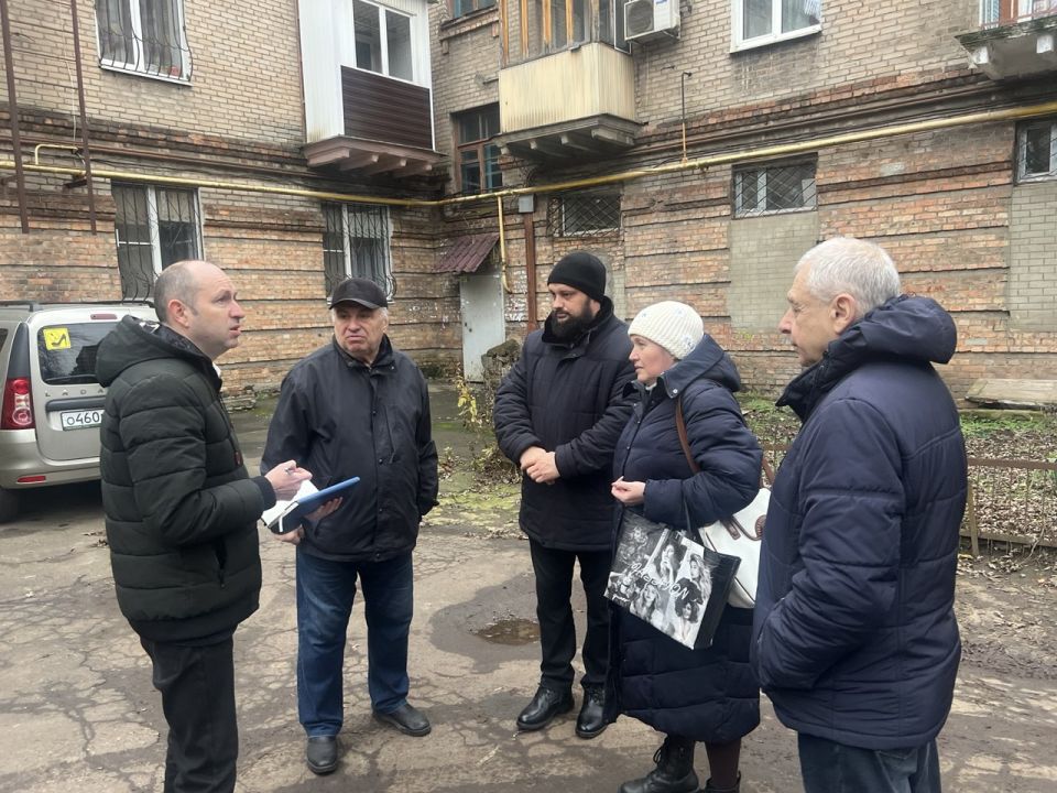 Продолжаются сходы с жителями Ленинского района города Донецка