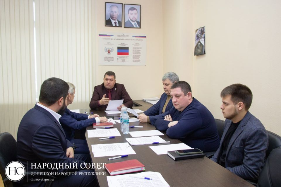 Депутаты рассмотрели проект постановления коллег из Законодательной Думы Хабаровского края