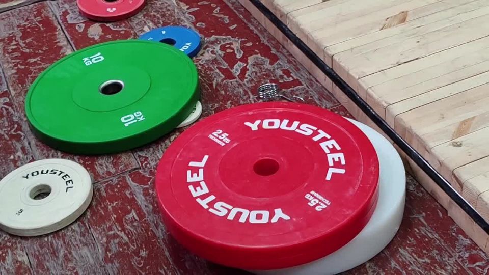 В Донецке прошел Кубок Донецкой Народной Республики по тяжёлой атлетике среди юношей и девушек памяти выдающемуся спортсмену, ЗМС СССР Владимиру Соцу