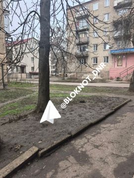 #нампишут. Уже две недели нет воды в Донецке на проспекте Семашко, 19 и ближайших домах «Если раньше она была хотя бы во врезках, то теперь сухие и они», – сообщают читатели