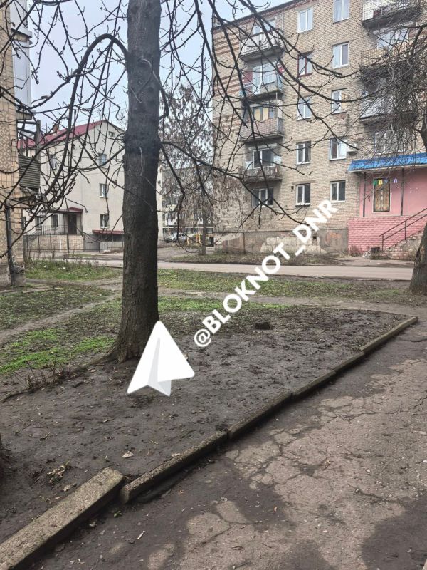 #нампишут. Уже две недели нет воды в Донецке на проспекте Семашко, 19 и ближайших домах «Если раньше она была хотя бы во врезках, то теперь сухие и они», – сообщают читатели