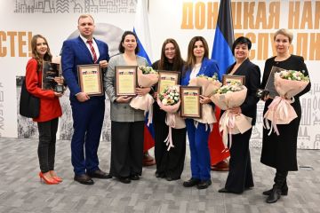 Денис Пушилин вручил первые региональные просветительские награды «Знание.Премия»