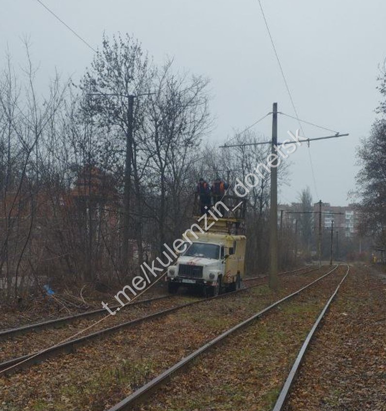 Специалисты предприятия «Донэлектроавтотранс» продолжают работы по восстановлению инфраструктуры трамвайного маршрута №16
