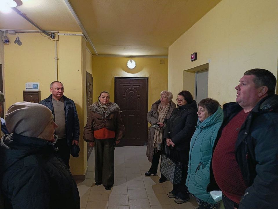 Михаил Меренков: Сегодня в рамках реализации проектов «Управдом ДНР» и "Школа ЖКХ" Всероссийской политической партии "ЕДИНАЯ РОССИЯ" совместно депутатом Донецкого городского совета Ириной Бениаминовой с участием старших по...