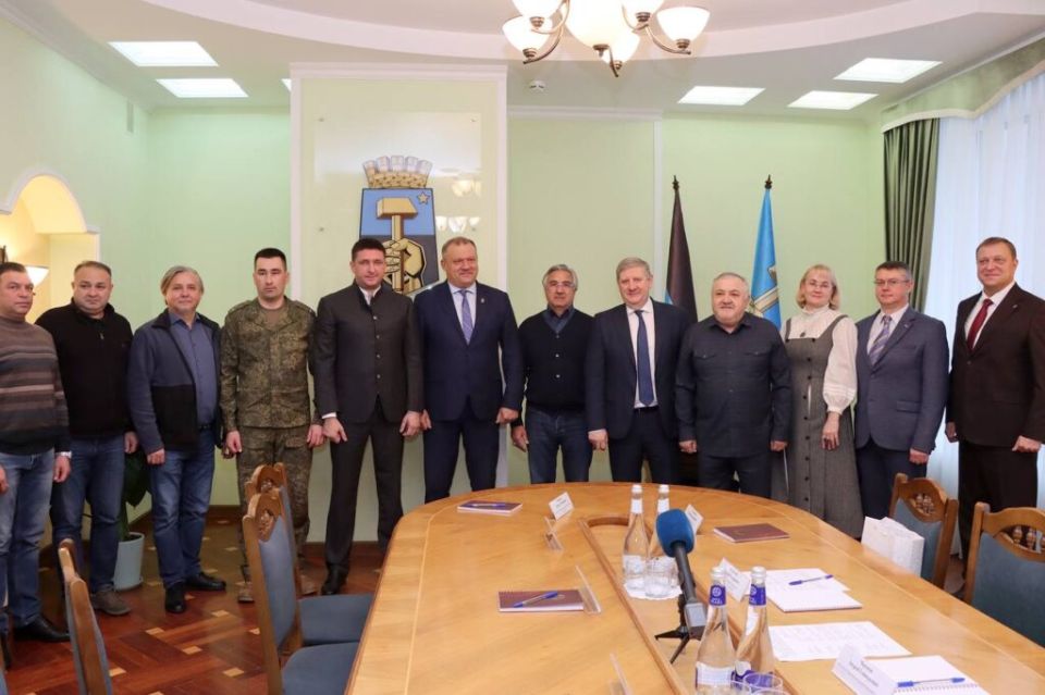 Премьер-министр Андрей Чертков встретился с делегацией Татарстана