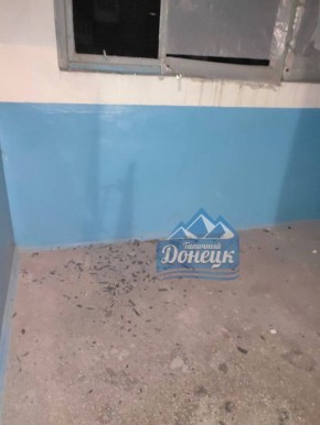 В Киевском районе Донецка противник обстрелял дом, повреждены стёкла