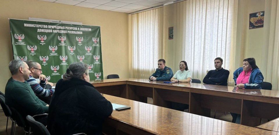 Сотрудники Минприроды ДНР провели совместную встречу с представителями Управы Ленинского внутригородского района г. Донецка