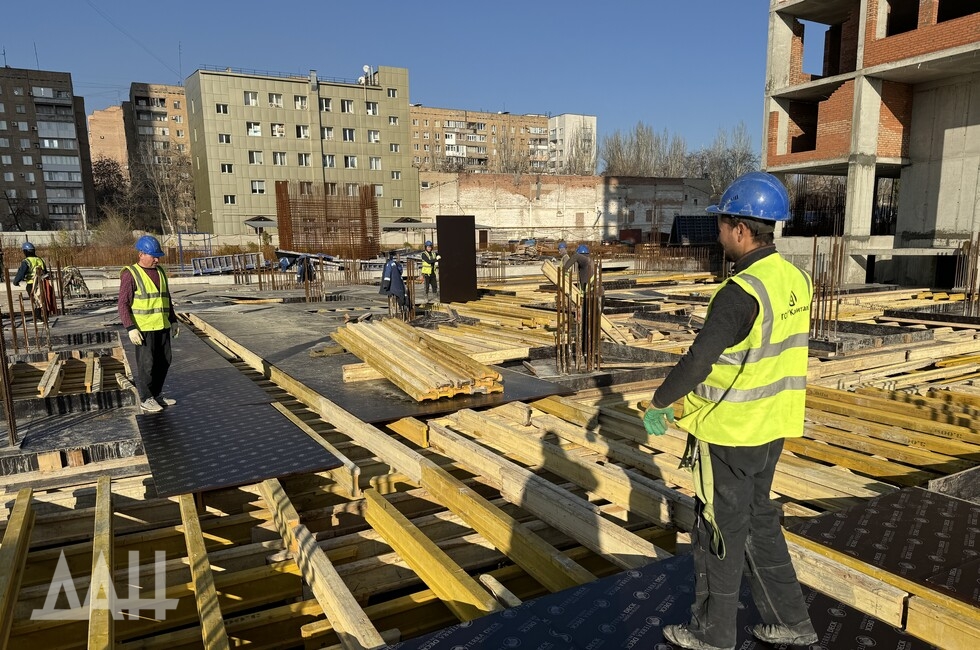 Застройку Донецка будут вести со стороны Марьинки — Пушилин