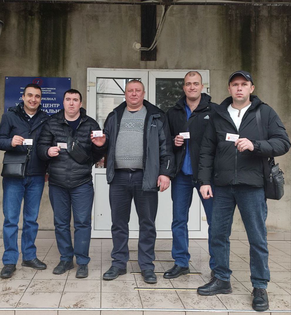 Сегодня,18 декабря, 5 слушателей Учебного центра профессиональных квалификаций ФГУП «ЖДН» Донецкого и Луганского филиалов получили права на управление электропоездом