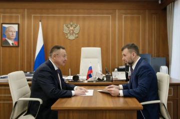 В Минстрое России состоялась рабочая встреча Министра строительства и ЖКХ РФ Ирека Файзуллина с Главой ДНР Денисом Пушилиным