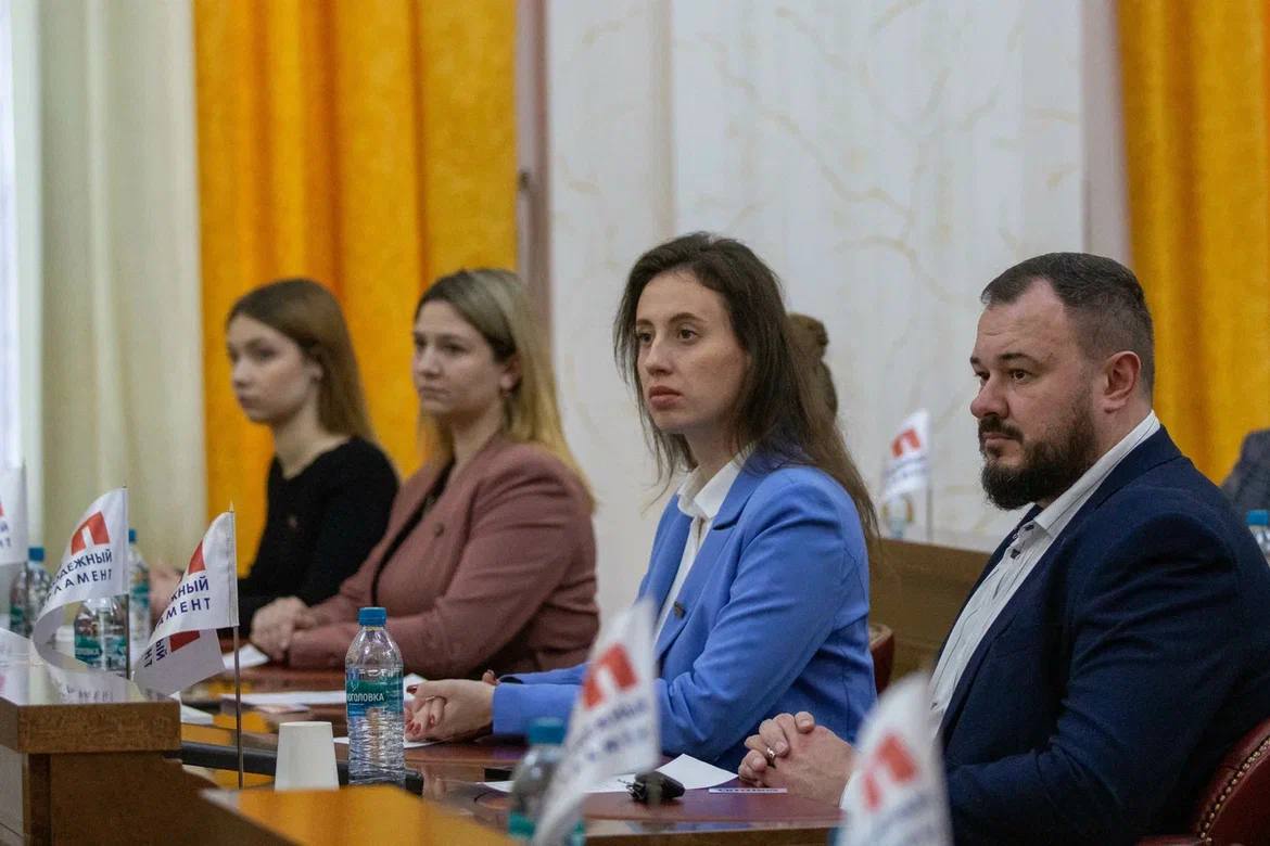 Состоялось 4-е пленарное заседание Молодежного Парламента Донецкой Народной Республики