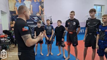 Депутат Старобешевского муниципального совета ДНР Партии «ЕДИНАЯ РОССИЯ» Александр Шевлюгин провел встречу с членами спортивно-патриотического клуба «СВАРОГЪ»