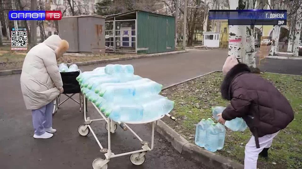 Больше 8 тонн воды для Донецкой травматологии