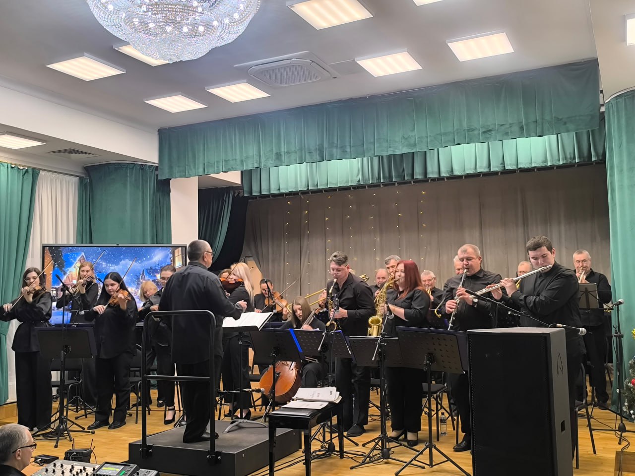 Музыка — детям!. В преддверии новогодних праздников хочется, чтобы у всех детей было радостное настроение