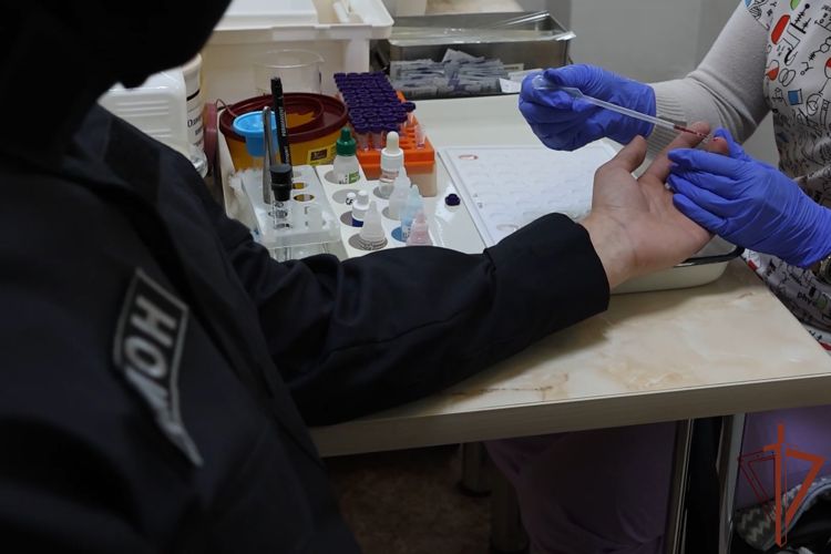 Росгвардейцы почти на 30 литров пополнили региональный банк крови в ДНР (видео)