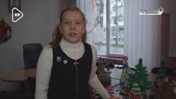 Единороссы передадут бойцам на передовую изготовленные воспитанниками Донецкого экоцентра новогодние сувениры