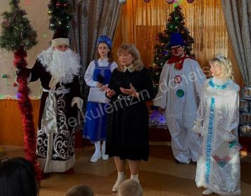 В Ворошиловском районе прошёл детский утренник «В гостях у новогодней сказки»