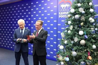 Дмитрий Медведев исполнит новогоднюю мечту девочки из Донецка