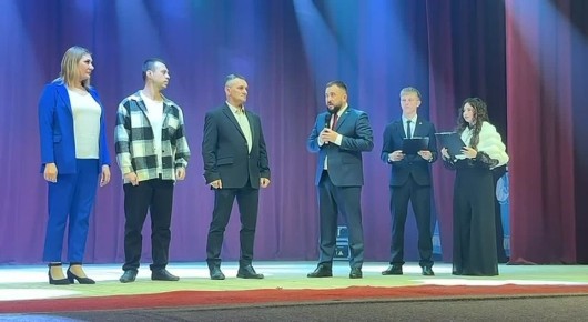 Сегодня председатель Старобешевского муниципального совета Дмитрий Блинов принял участие в торжественном мероприятии, посвященном закрытию Года Защитника Отечества