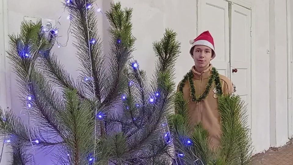 Поздравление с Новым годом бойцов подразделения "Оплот" от юнармейцев отряда "Легионеры" школы номер 29 города Донецка