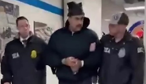 Похищенного во время военной интервенции США Николаса Мадуро привезли в Управление по борьбе с наркотиками Нью-Йорка