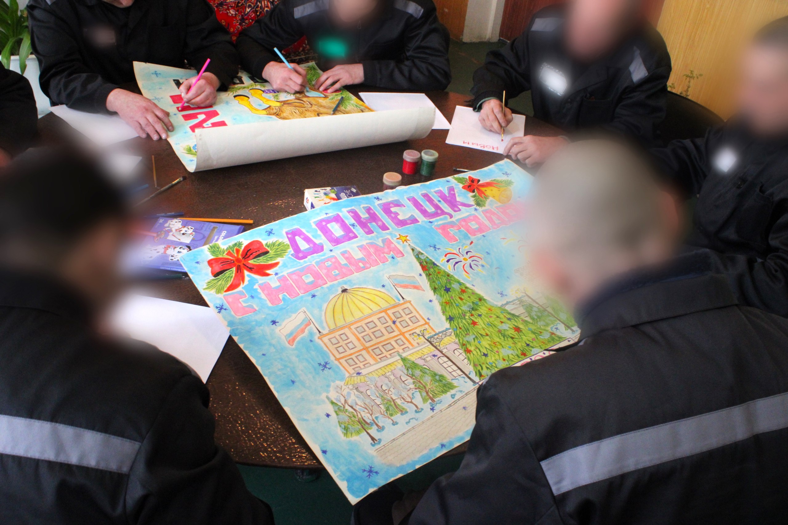 В ИК-7 для осужденных организовали конкурс новогодних поделок и рисунков