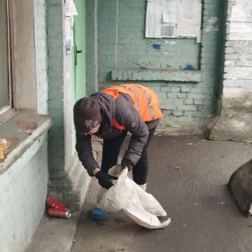 Иван Адамец: Специалисты Единого регионального фонда МКД в Куйбышевском районе приводят в порядок дворы многоквартирных домов