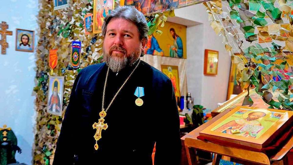 Крест остановил осколок, и боец выжил: настоящие чудеса и вера на передовой